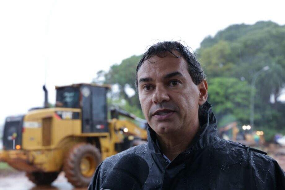 Após estragos, Marquinhos diz que prefeitura já faz ações preventivas contra alagamentos