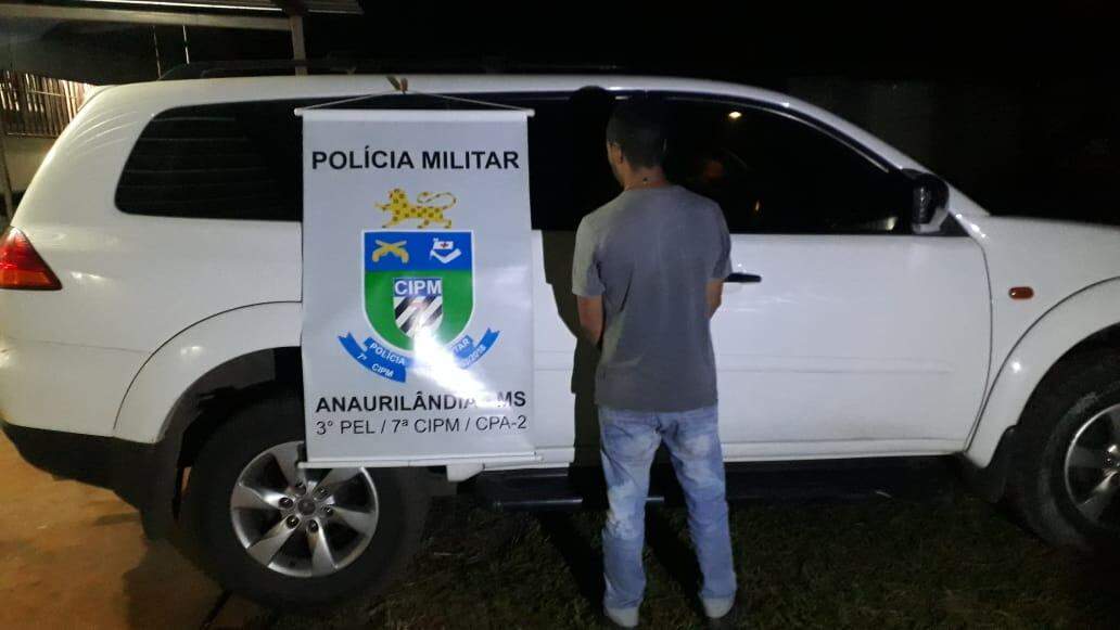Pajero roubada que seria levada para o Paraguai é recuperada e condutor de 19 anos preso