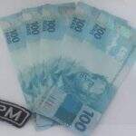 Durante passeio, turista distribui notas falsas de R$ 100 no comércio de Bonito