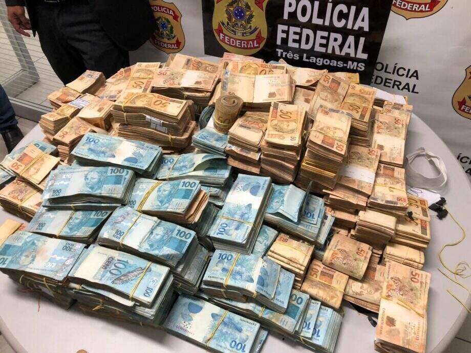 Polícia Federal estima ter apreendido entre R$ 3 milhões e R$ 4 milhões. (Foto: Divulgação)