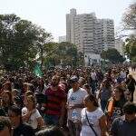 Protesto pela educação reúne cerca de 8 mil em Campo Grande