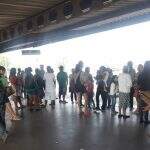 Usuários do transporte coletivo reclamam das filas e demora das linhas no feriado