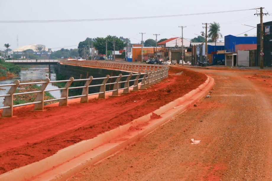 Construtora demite funcionários e obra na Ernesto Geisel volta a ter ritmo lento