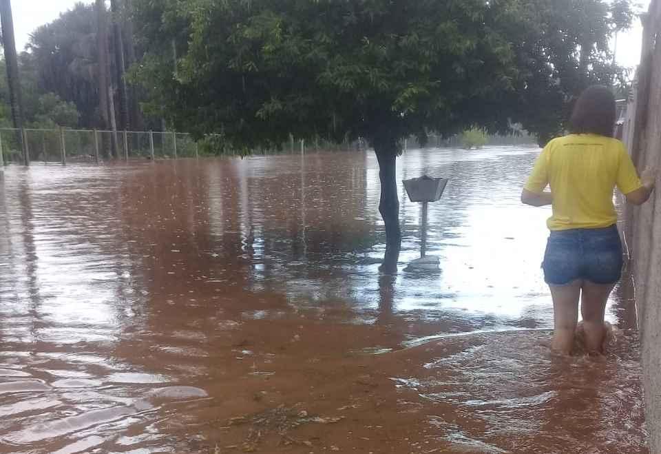 Em bairros sem infraestrutura