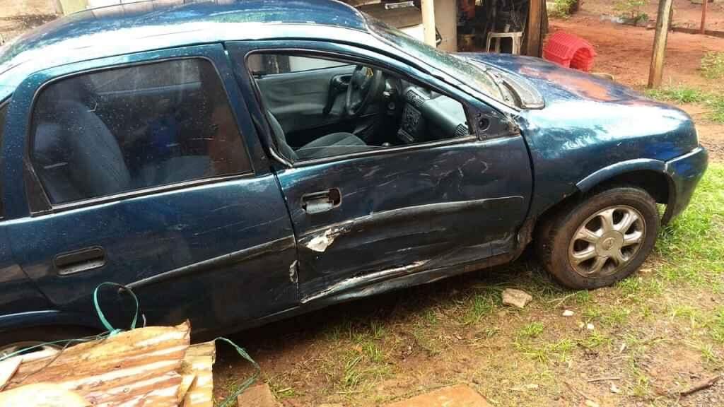 Carro encontrado na casa do condutor