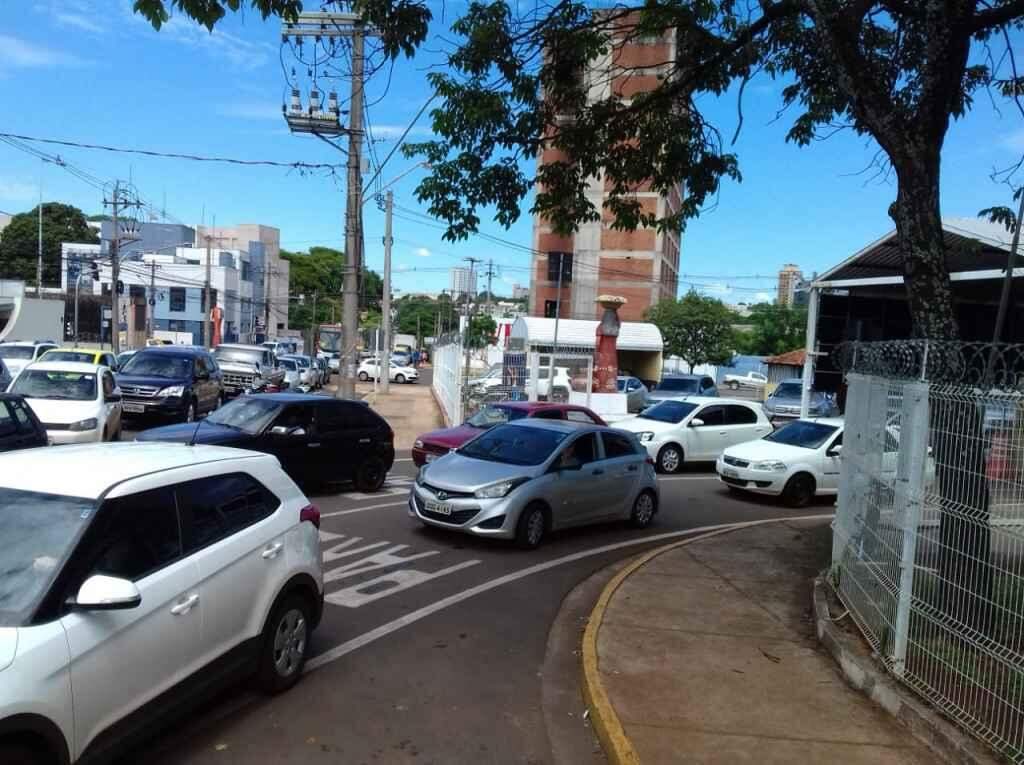 Congestinamento na Rua 26 de Agosto já chega à Avenida Ernesto Geisel e provoca caos na região central próximo ao Mercadão | Foto: Fala Povo | WhatsApp