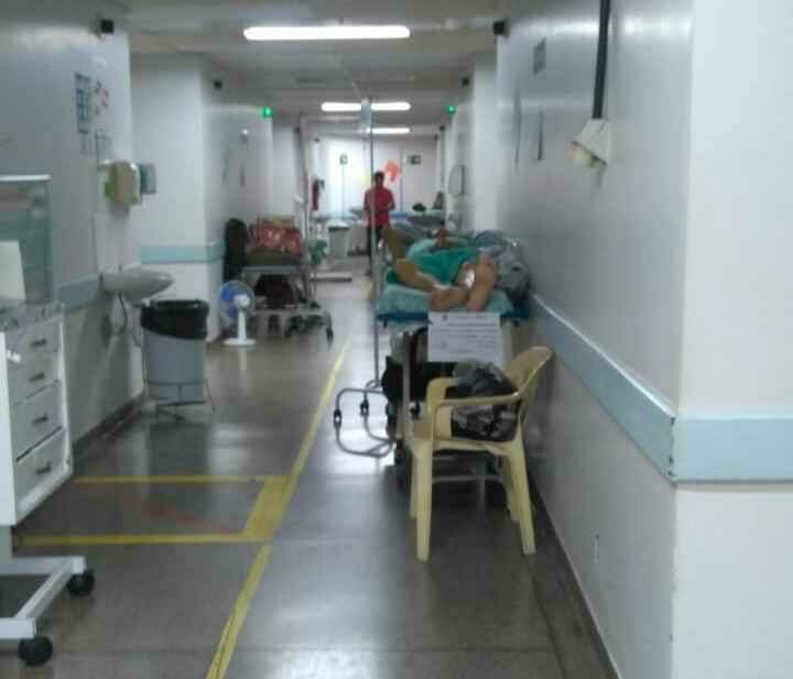 Segundo os servidores é uma média de seis pacientes por enfermeiro.