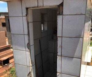 Portas e janelas de alumínio são trocadas por usuários de drogas