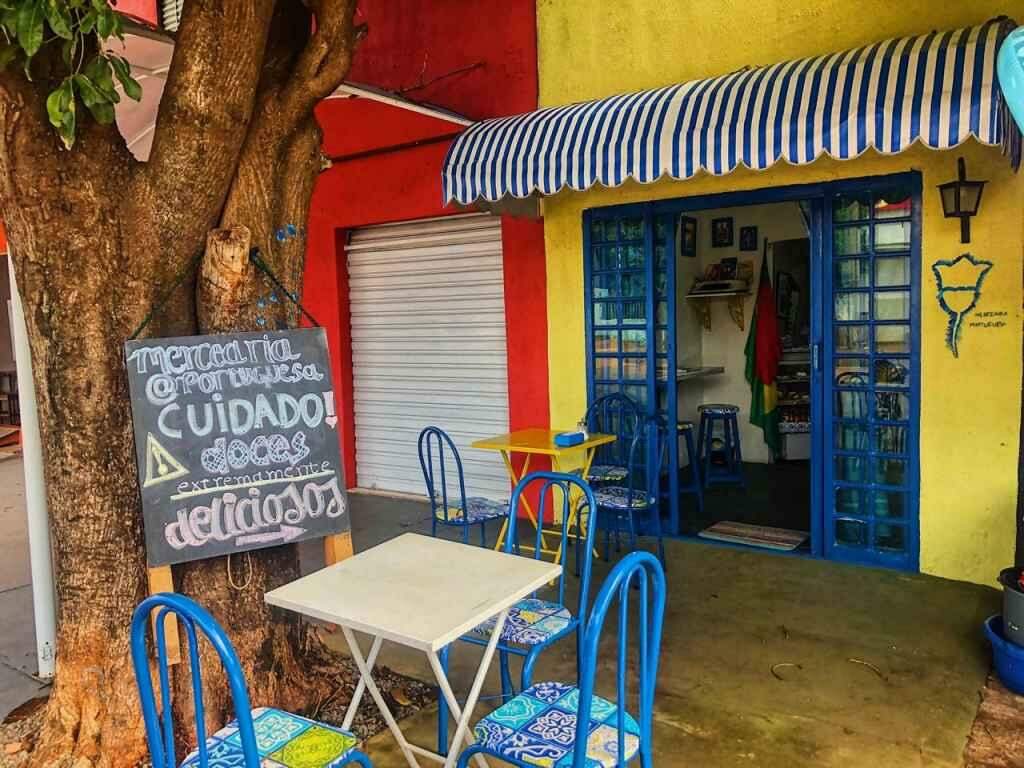 Casal une Portugal ao MS em cafeteria no coração da Moreninhas II