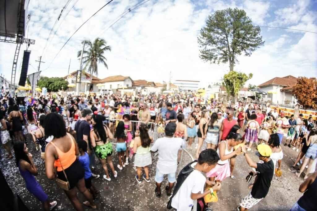 Em 2° dia de blocos de rua de Campo Grande, folionas reclamam que assédios persistem