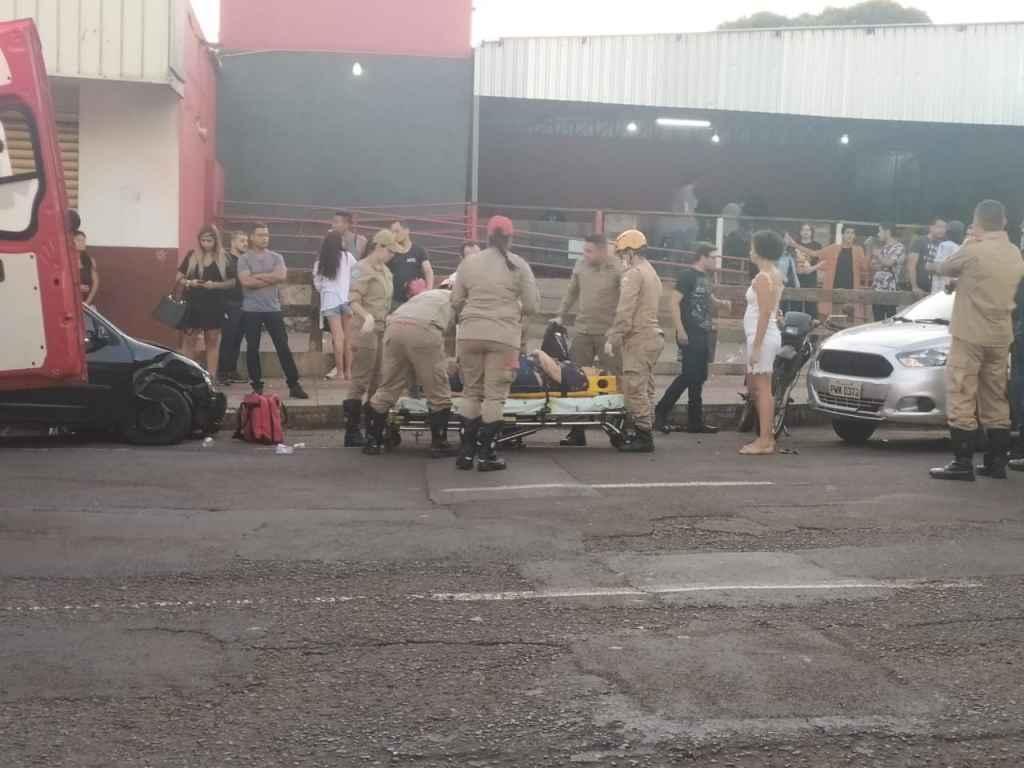 VÍDEO: Motorista embriagado atropela mulher, bate em carro e foge na Rui Barbosa