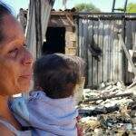 Família precisa de ajuda após barraco pegar fogo em favela da Homex em Campo Grande