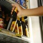 Isolamento social e ansiedade aumentam consumo de álcool na quarentena, diz especialista