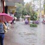 Chuva forte na região central de Campo Grande põe fim a clima seco e baixa umidade do ar