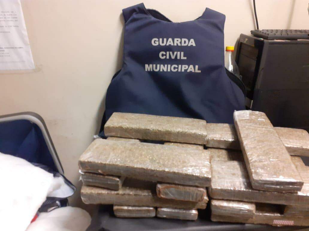 Guarda Municipal intercepta jovem com drogas em mochila na rodoviária