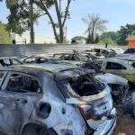Incêndio em oficina destrói 27 carros e deixa prejuízo de mais de R$ 2 milhões em Campo Grande