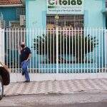 Laboratório alvo de buscas da PF em Corumbá teve contrato suspenso judicialmente em junho