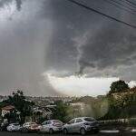 Tempo ‘fecha’ em Campo Grande e bairros registram tempestade nesta sexta-feira