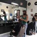 Em Campo Grande, barbearias fogem do modelo ‘machão’ para conquistar público mais diverso