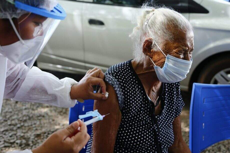 Em Corumbá, prefeitura alerta para cadastro antes de procura por vacina contra Covid-19 nos postos