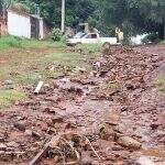Chuva leva até ruas na Vila Aimore e isola moradores em Campo Grande