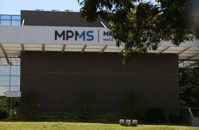CNMP suspende ato do MPMS que proibia uso de celular por advogados em prédio