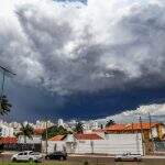 Tempo ‘fecha’ e anuncia chuvas torrenciais para os próximos dias em Campo Grande