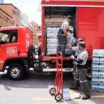 Hospital Regional de MS recebe doação de 10 mil garrafas de água da Coca-Cola