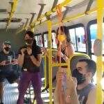 VÍDEO: Contra fechamento de academias, alunos e professores treinam dentro de ônibus