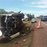 Motorista se distrai com acidente em rodovia e bate de frente com carreta carregada de osso