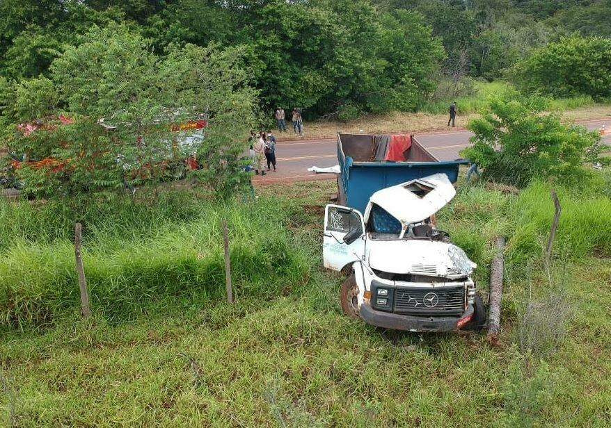 Caminhão tem pneu furado e motorista morre arremessado na MS-040 em Campo Grande