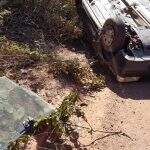 Idoso morre esmagado por carro após capotar em estrada de terra