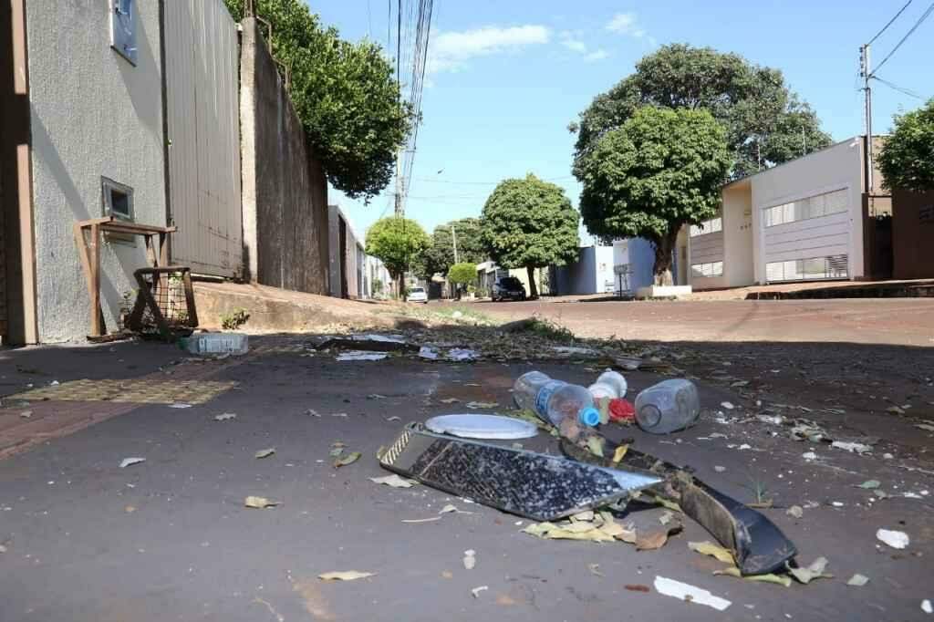 Motorista morre em Campo Grande após perder direção e acertar árvore