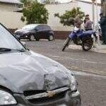 Motociclista fica ferido após ser atingido por carro na Rua Sete de Setembro