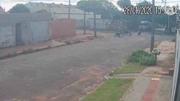 VÍDEO: Câmeras flagraram acidente entre motos que terminou com morte no Caiçara