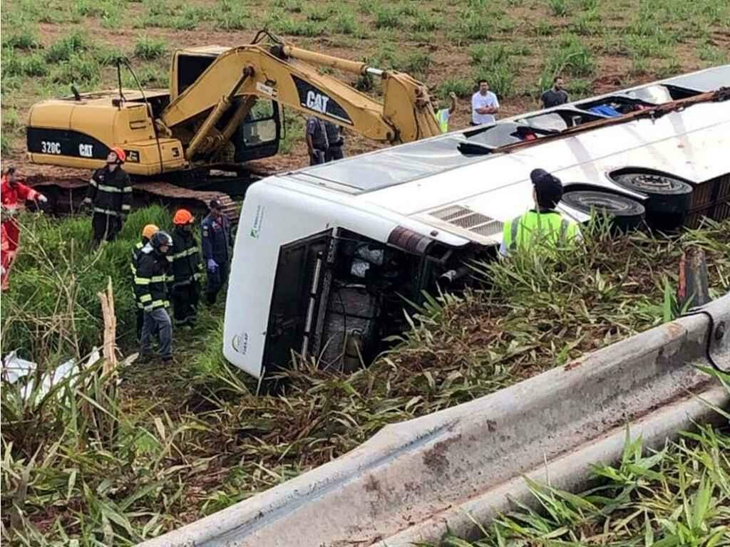 Duas mulheres morreram no acidente (Foto: Mil Notícias)