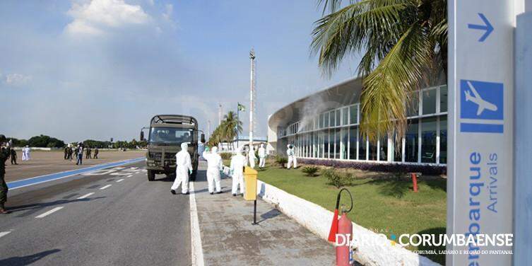 Aeroporto Internacional de Corumbá recebe ação de desinfecção da Marinha e Exército