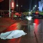 Motociclista morre ao ‘rampar’ monumento em Dourados