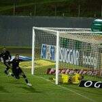 Botafogo sofre gol no fim e só empata com o Londrina fora de casa