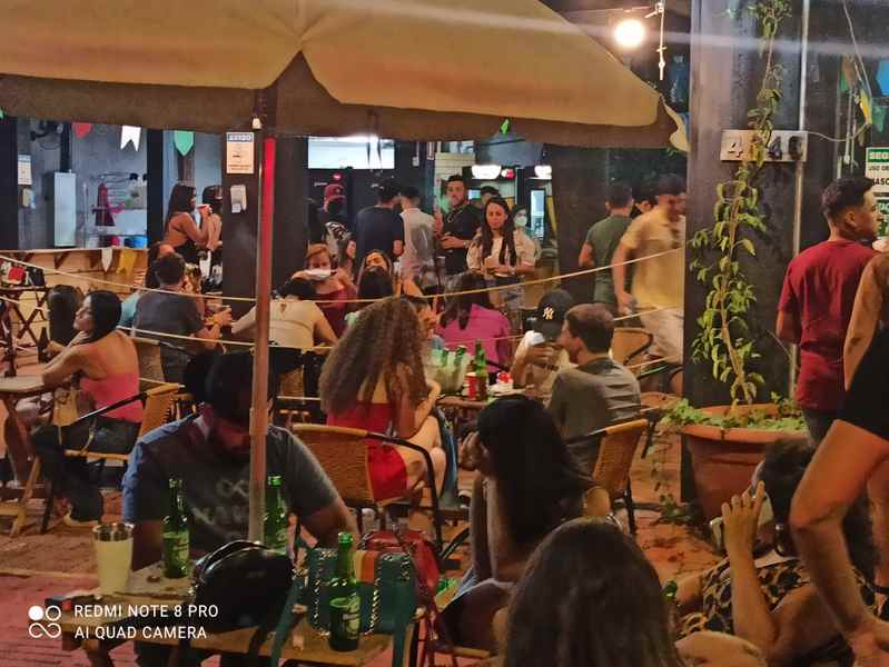VÍDEO: Com 200 pessoas, famoso bar de Campo Grande é interditado neste sábado