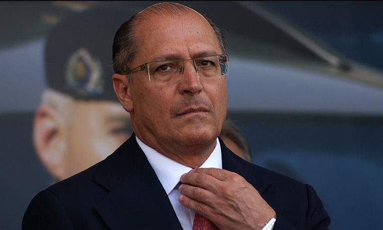 Alckmin muda tom e defende mestrado e doutorado gratuitos