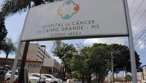 Hospital é equipado com verba pública e concentra tratamento do câncer via SUS. (Divulgação)