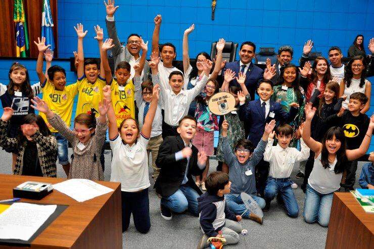 No primeiro ‘Parlamento Kids’, crianças discursam por um mundo melhor na ALMS