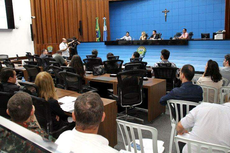 Em reunião da Frente Parlamentar