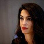 Amal Clooney nomeada enviada do Reino Unido para liberdade de imprensa