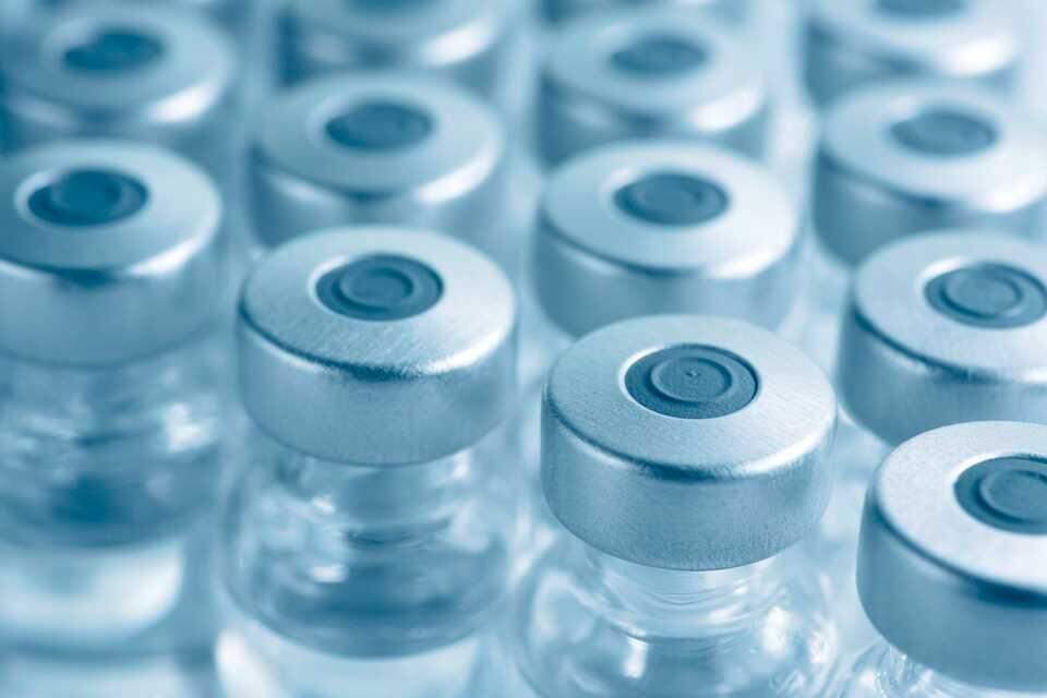 Fiocruz quer importar 2 milhões de doses e vacinar contra covid-19 ainda este mês