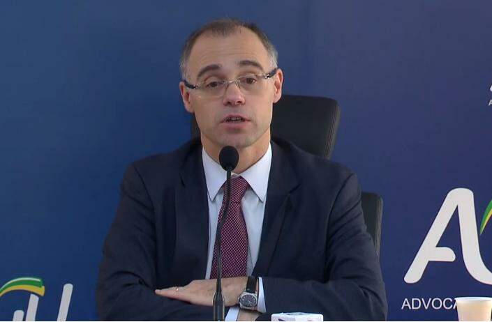 Ministro da Justiça anuncia pedido de Habeas Corpus para Weintraub
