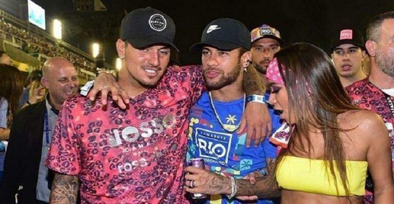 Após Neymar, colunista divulga vídeo de Anitta e Medina aos beijos