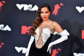 Anitta no tapete vermelho do VMA 2021