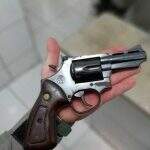 Dizendo ser de facção, homem pede para esposa assumir ‘bronca’ de arma